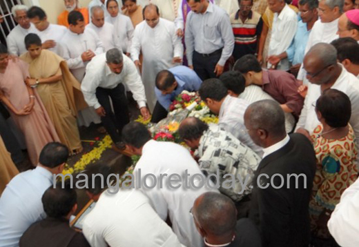 Bishop-Amrose-Funeral01